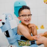 Otter Bath Chair - Image 7